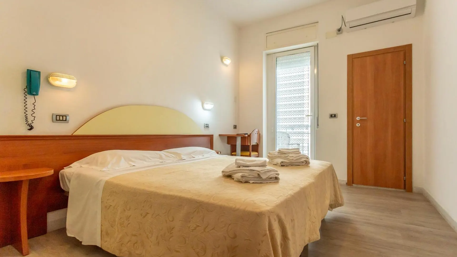 Hotel Clipper Cattolica 3*,  Italy